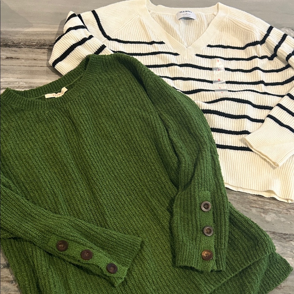 Esprit Green and Old Navy NWT Cream V-Neck Sweater Sz S oversized boyfriend